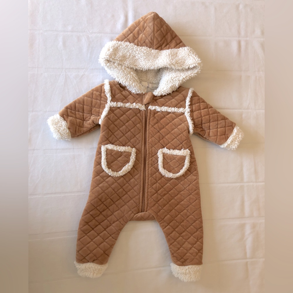 Tahari Baby tan quilted and fur lined baby bunting outfit, size 3-6M